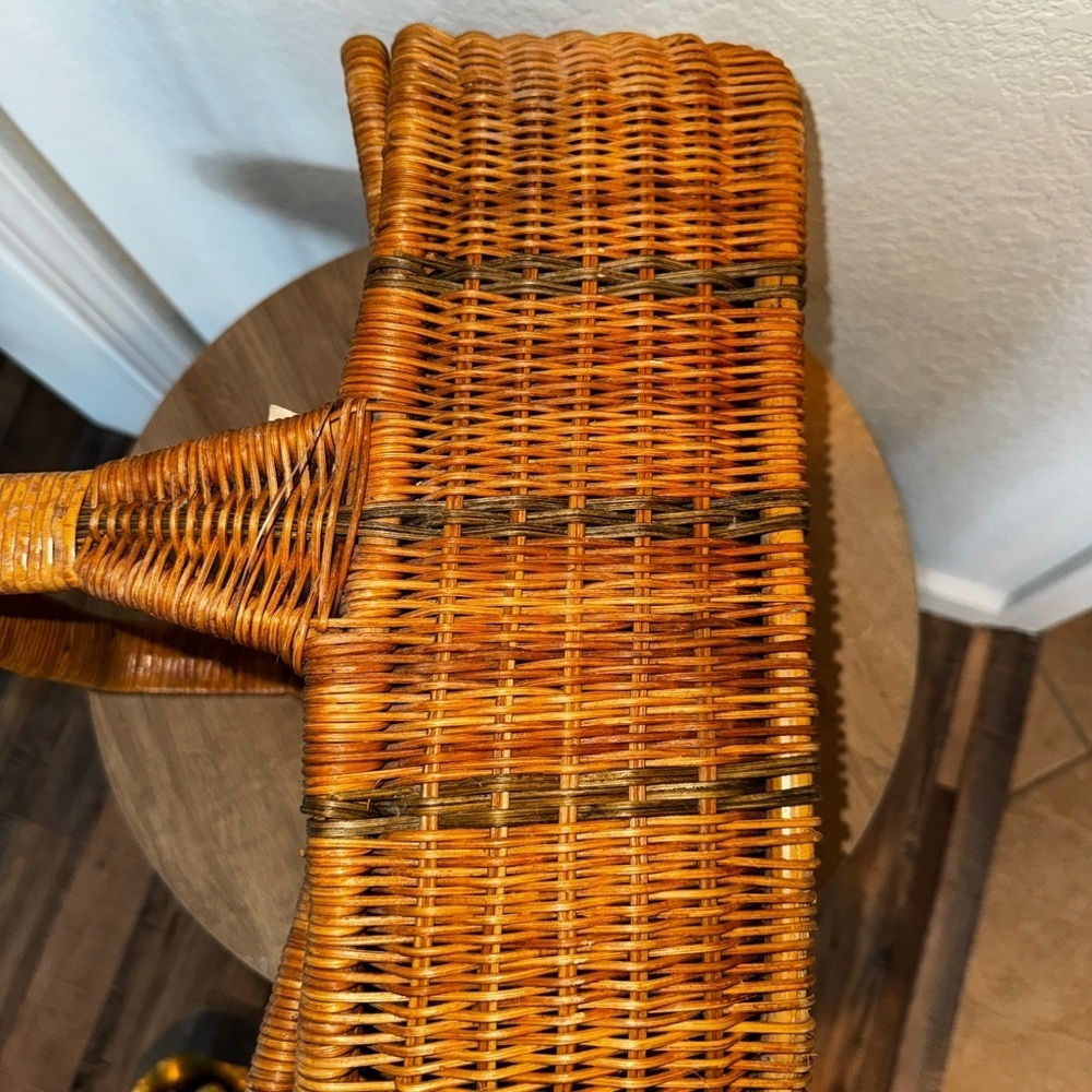 Vintage Brown Wicker Picnic Garden Harvest Basket Decorative Green Accents - Picture 7 of 11